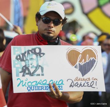 Nicaragüenses reclaman paz y justicia en las calles 