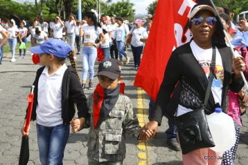 Nicaragüenses reclaman paz y justicia en las calles 