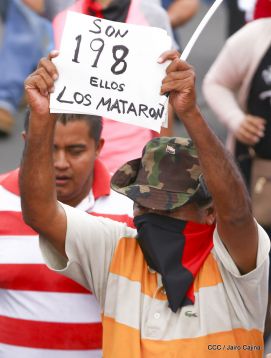 Nicaragüenses reclaman paz y justicia en las calles 