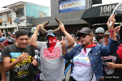 Nicaragüenses reclaman paz y justicia en las calles 