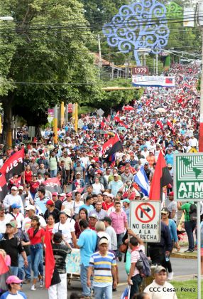 Nicaragüenses reclaman paz y justicia en las calles 