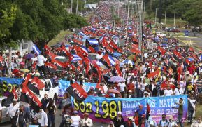 Mar de pueblo reclama justicia y reparación para las víctimas y castigo para los terroristas golpistas