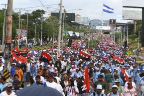 Mar de pueblo reclama justicia y reparación para las víctimas y castigo para los terroristas golpistas