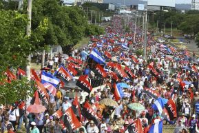 Mar de pueblo reclama justicia y reparación para las víctimas y castigo para los terroristas golpistas