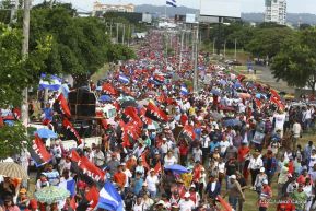 Mar de pueblo reclama justicia y reparación para las víctimas y castigo para los terroristas golpistas