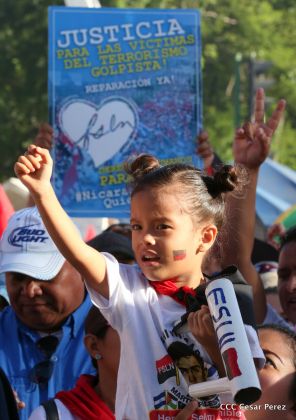 Mar de pueblo reclama justicia y reparación para las víctimas y castigo para los terroristas golpistas