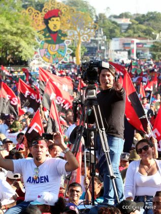 Mar de pueblo reclama justicia y reparación para las víctimas y castigo para los terroristas golpistas