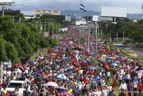 Miles piden Justicia para las víctimas del terrorismo golpista y conmemoran el 38 Aniversario de la Alfabetización