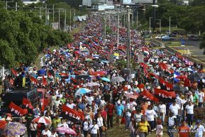 Miles piden Justicia para las víctimas del terrorismo golpista y conmemoran el 38 Aniversario de la Alfabetización