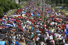 Miles piden Justicia para las víctimas del terrorismo golpista y conmemoran el 38 Aniversario de la Alfabetización