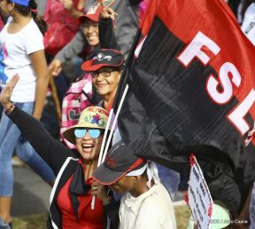 Miles piden Justicia para las víctimas del terrorismo golpista y conmemoran el 38 Aniversario de la Alfabetización