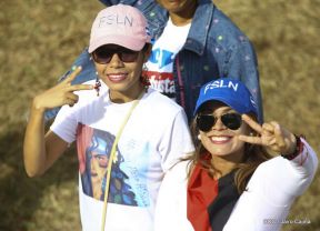 Miles piden Justicia para las víctimas del terrorismo golpista y conmemoran el 38 Aniversario de la Alfabetización