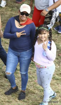 Miles piden Justicia para las víctimas del terrorismo golpista y conmemoran el 38 Aniversario de la Alfabetización