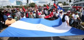 Miles piden Justicia para las víctimas del terrorismo golpista y conmemoran el 38 Aniversario de la Alfabetización