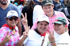 Miles piden Justicia para las víctimas del terrorismo golpista y conmemoran el 38 Aniversario de la Alfabetización