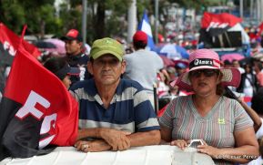 Miles piden Justicia para las víctimas del terrorismo golpista y conmemoran el 38 Aniversario de la Alfabetización