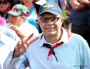 Miles piden Justicia para las víctimas del terrorismo golpista y conmemoran el 38 Aniversario de la Alfabetización