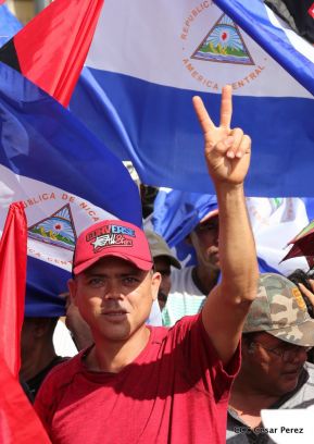 Miles piden Justicia para las víctimas del terrorismo golpista y conmemoran el 38 Aniversario de la Alfabetización