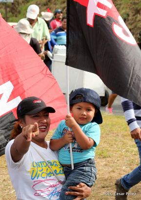 Miles piden Justicia para las víctimas del terrorismo golpista y conmemoran el 38 Aniversario de la Alfabetización