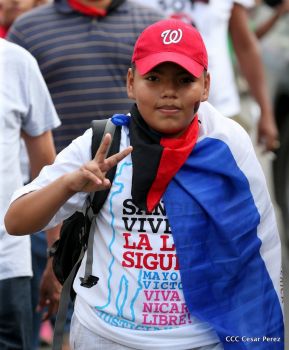 Miles piden Justicia para las víctimas del terrorismo golpista y conmemoran el 38 Aniversario de la Alfabetización