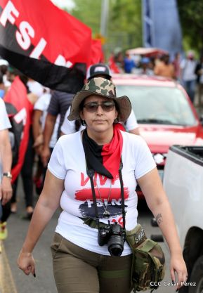 Miles piden Justicia para las víctimas del terrorismo golpista y conmemoran el 38 Aniversario de la Alfabetización