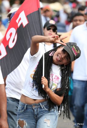 Miles piden Justicia para las víctimas del terrorismo golpista y conmemoran el 38 Aniversario de la Alfabetización