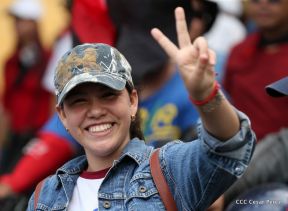 Miles piden Justicia para las víctimas del terrorismo golpista y conmemoran el 38 Aniversario de la Alfabetización