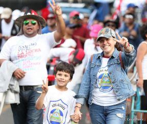 Miles piden Justicia para las víctimas del terrorismo golpista y conmemoran el 38 Aniversario de la Alfabetización