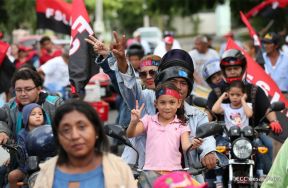 Miles piden Justicia para las víctimas del terrorismo golpista y conmemoran el 38 Aniversario de la Alfabetización