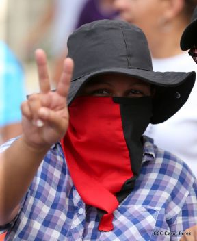 Miles piden Justicia para las víctimas del terrorismo golpista y conmemoran el 38 Aniversario de la Alfabetización