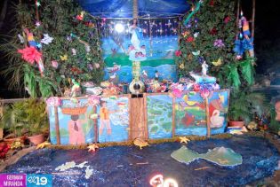 Altares a la Virgen en Avenida Bolívar listos para recibir al Pueblo Mariano