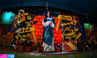 Altares a la Virgen en Avenida de Bolívar a Chávez