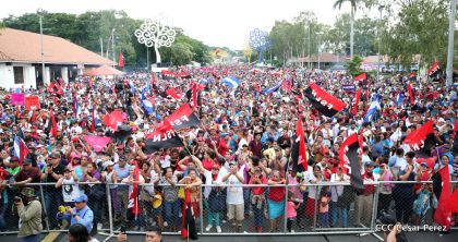¡Nicaragüenses caminan por la paz con fe y esperanza!