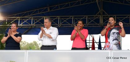 ¡Nicaragüenses caminan por la paz con fe y esperanza!