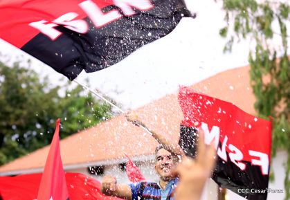 ¡Nicaragüenses caminan por la paz con fe y esperanza!