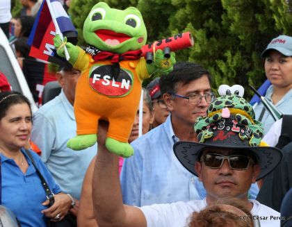 ¡Nicaragüenses caminan por la paz con fe y esperanza!