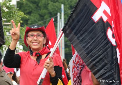 ¡Nicaragüenses caminan por la paz con fe y esperanza!