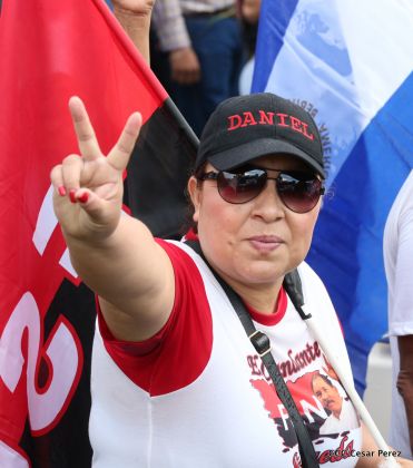 ¡Nicaragüenses caminan por la paz con fe y esperanza!