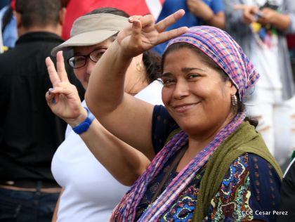 ¡Nicaragüenses caminan por la paz con fe y esperanza!