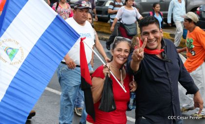 ¡Nicaragüenses caminan por la paz con fe y esperanza!