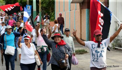 ¡Nicaragüenses caminan por la paz con fe y esperanza!