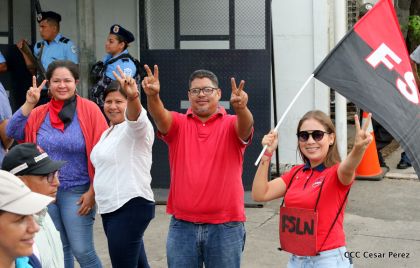 ¡Nicaragüenses caminan por la paz con fe y esperanza!