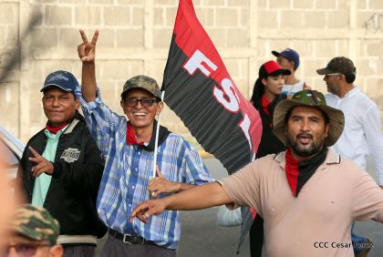 ¡Nicaragüenses caminan por la paz con fe y esperanza!