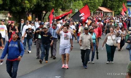 ¡Nicaragüenses caminan por la paz con fe y esperanza!