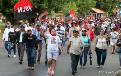 ¡Nicaragüenses caminan por la paz con fe y esperanza!