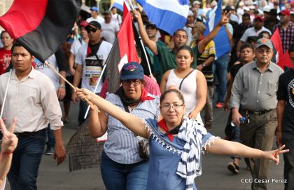 ¡Nicaragüenses caminan por la paz con fe y esperanza!
