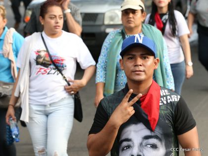 ¡Nicaragüenses caminan por la paz con fe y esperanza!