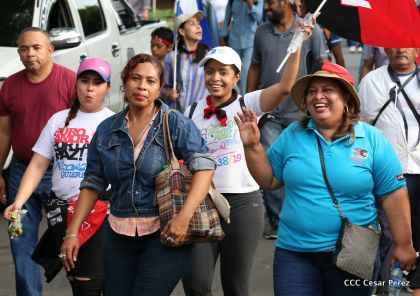 ¡Nicaragüenses caminan por la paz con fe y esperanza!