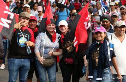 ¡Nicaragüenses caminan por la paz con fe y esperanza!