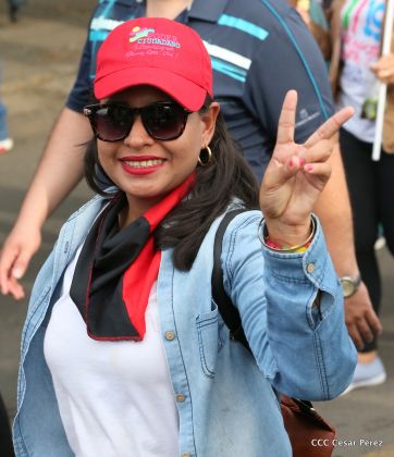 ¡Nicaragüenses caminan por la paz con fe y esperanza!